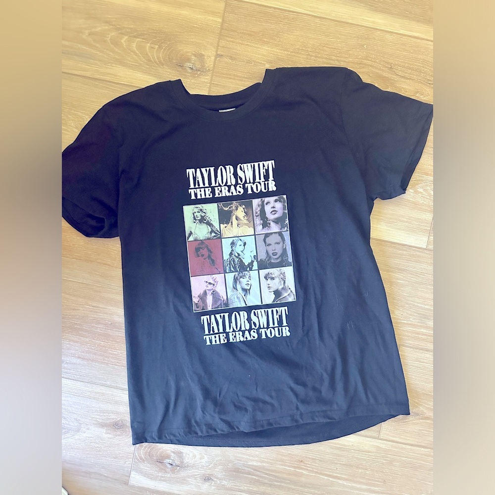 Taylor Swift “The Eras Tour” Tee L